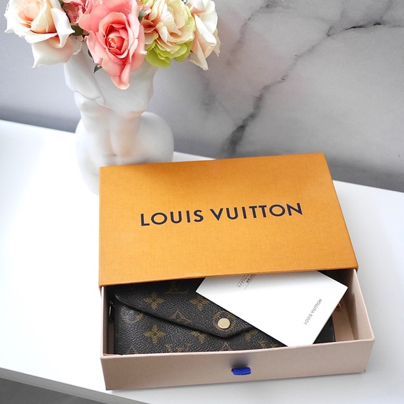 đź’–Authentic LV Mono Envelop Wallet came with box and dust bag - Picture 9 of 12